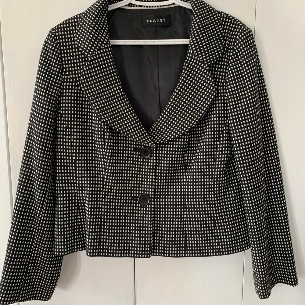 Black and White Tailored Blazer with Notched Lapel